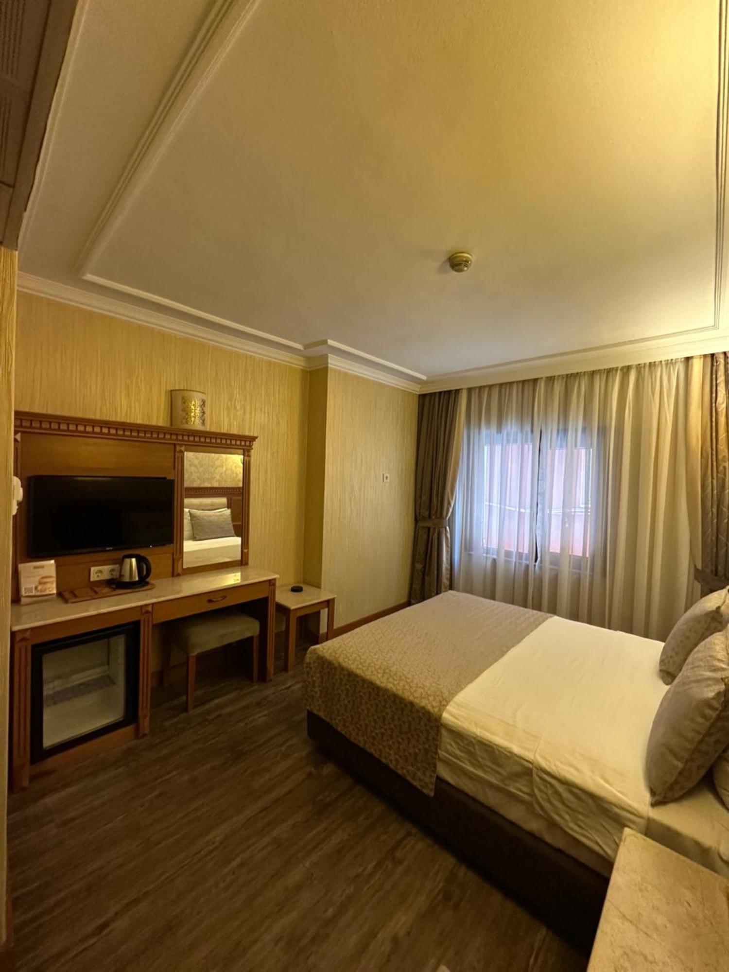 Dalan Hotel Istanboel Buitenkant foto