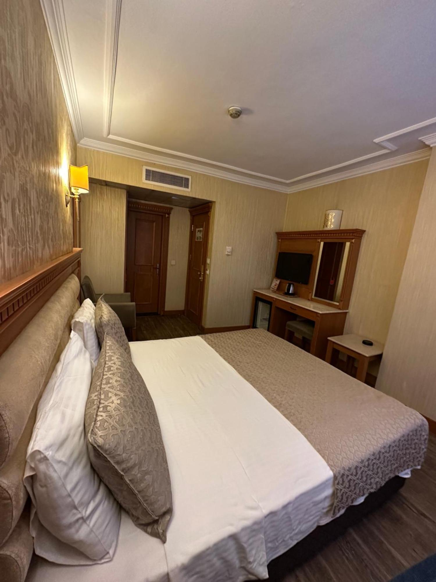 Dalan Hotel Istanboel Buitenkant foto
